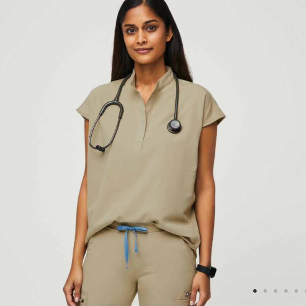 Brand new figs scrub set. Medium top/ medium tall bottoms.